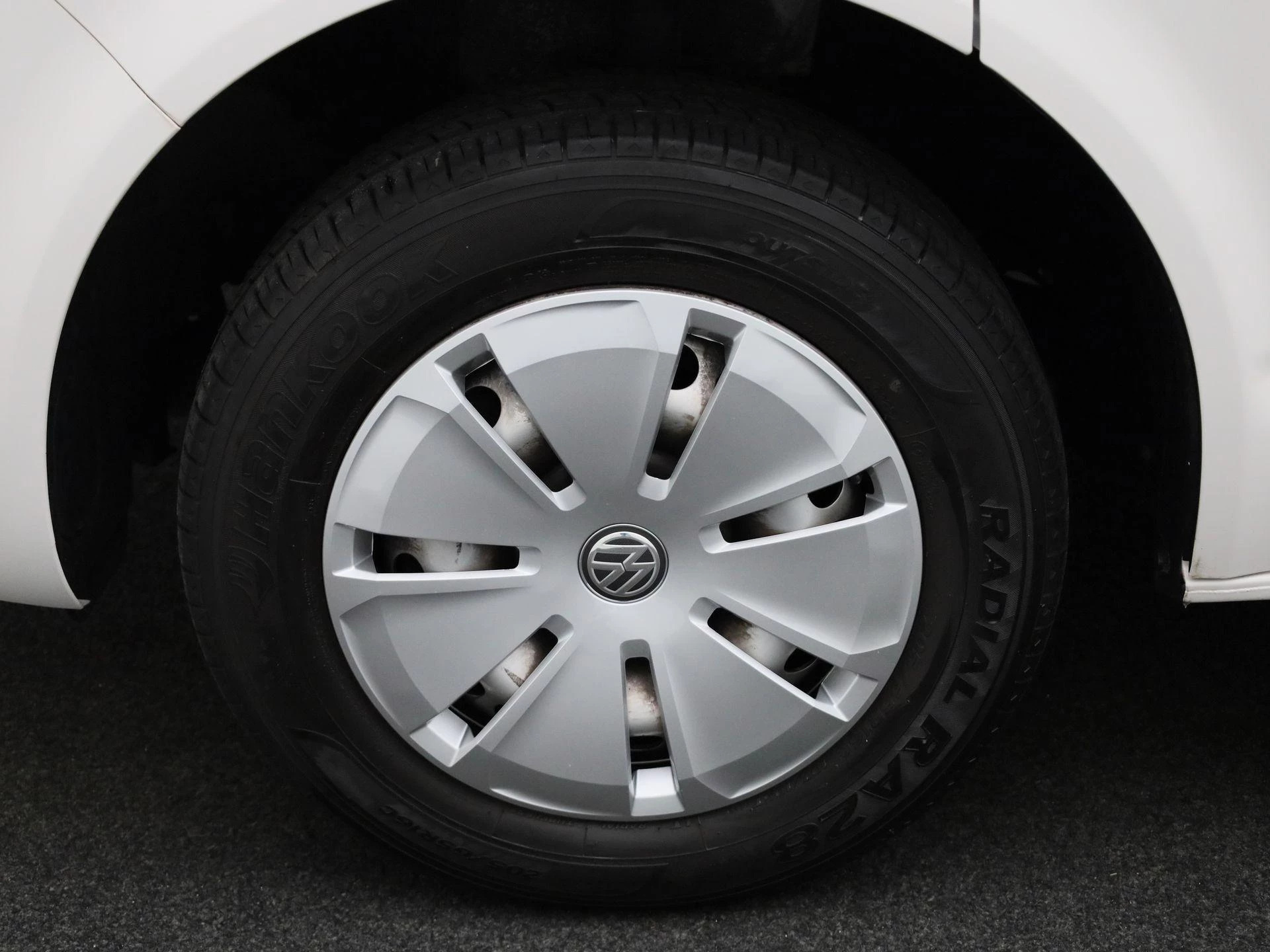 Volkswagen-Transporter-image-9