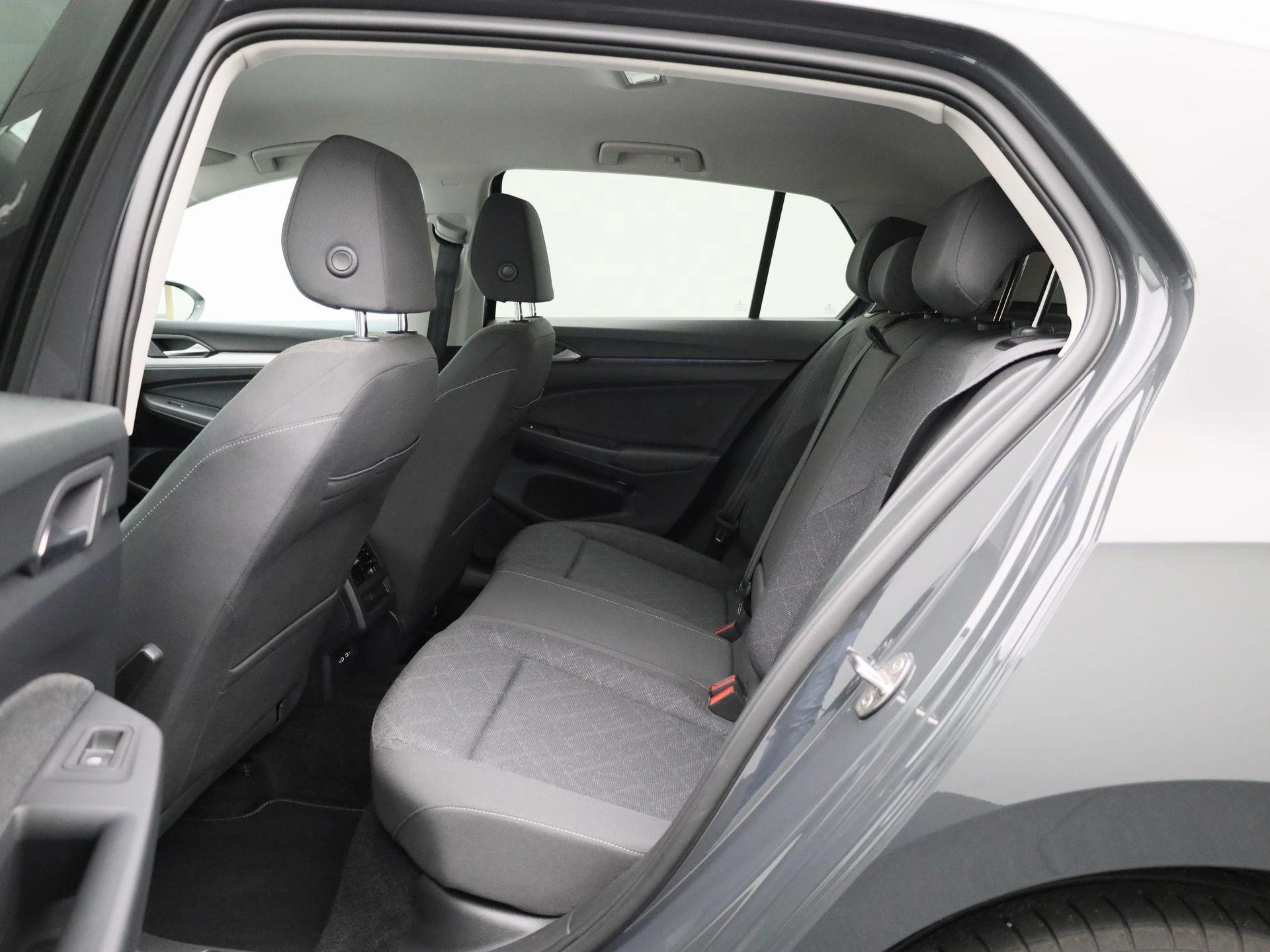 Volkswagen-Golf-image-9