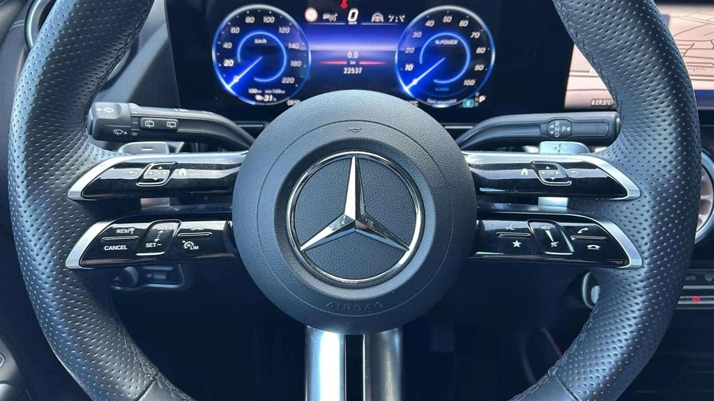 Mercedes-Benz-EQA-image-12