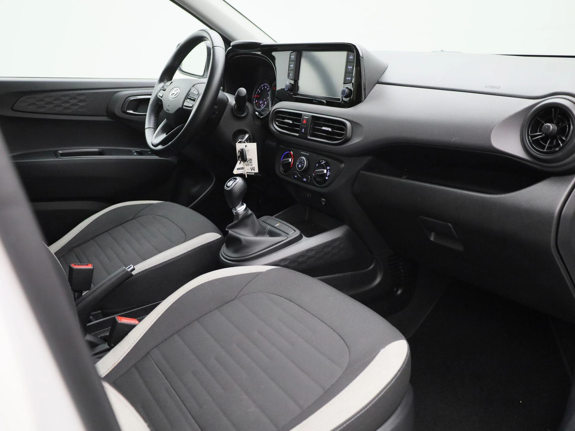 Hyundai-i10-image-30