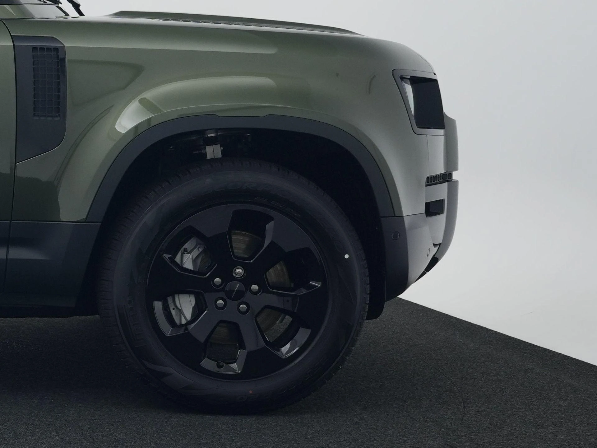 Land Rover-Defender-image-7