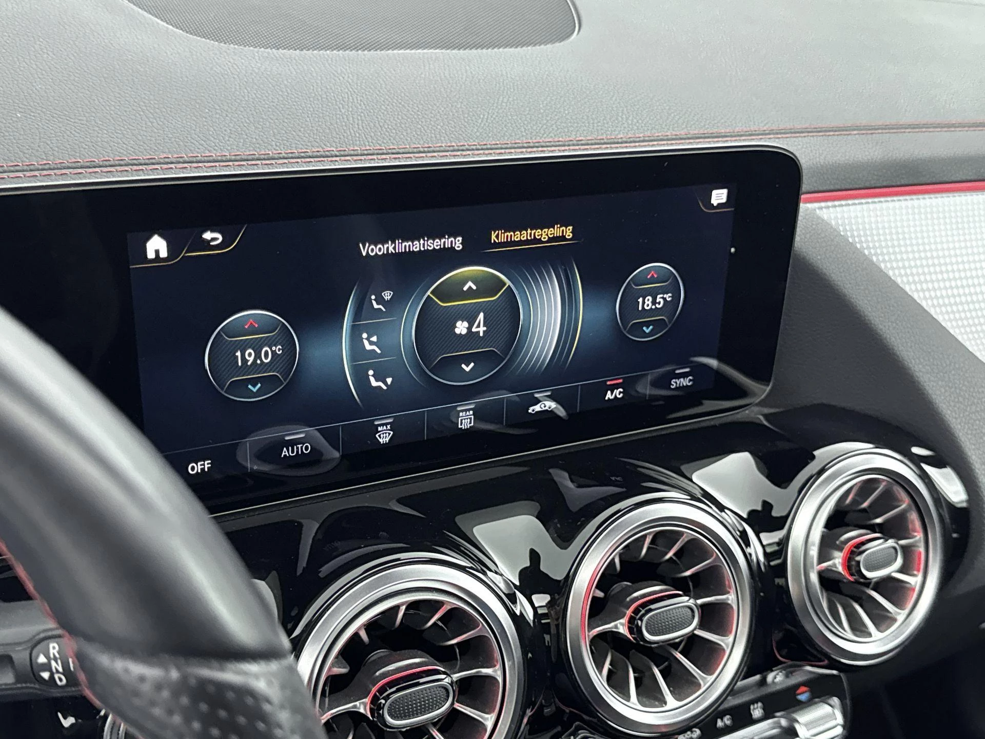 Mercedes-Benz-EQA-image-24