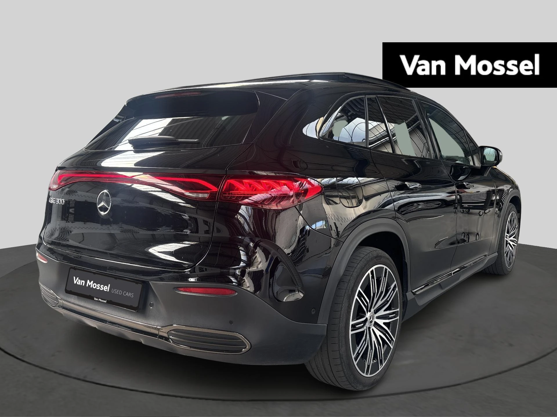 Mercedes-Benz EQE SUV 300 AMG LINE + BURMESTER + PANO DAK + TREKHAAK + DIGITAL LIGHT