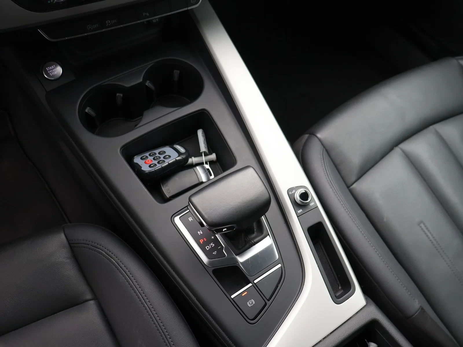 Audi A4 Avant Audi A4 Avant Business Edition Advanced 30TDI 136PK *AUTOMAAT*LEDER*CAMERA*PDC*CRUISE*VIRTUAL COCKPI