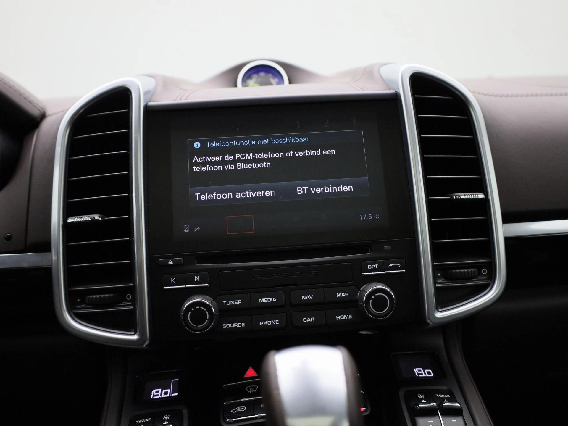 Porsche-Cayenne-image-28