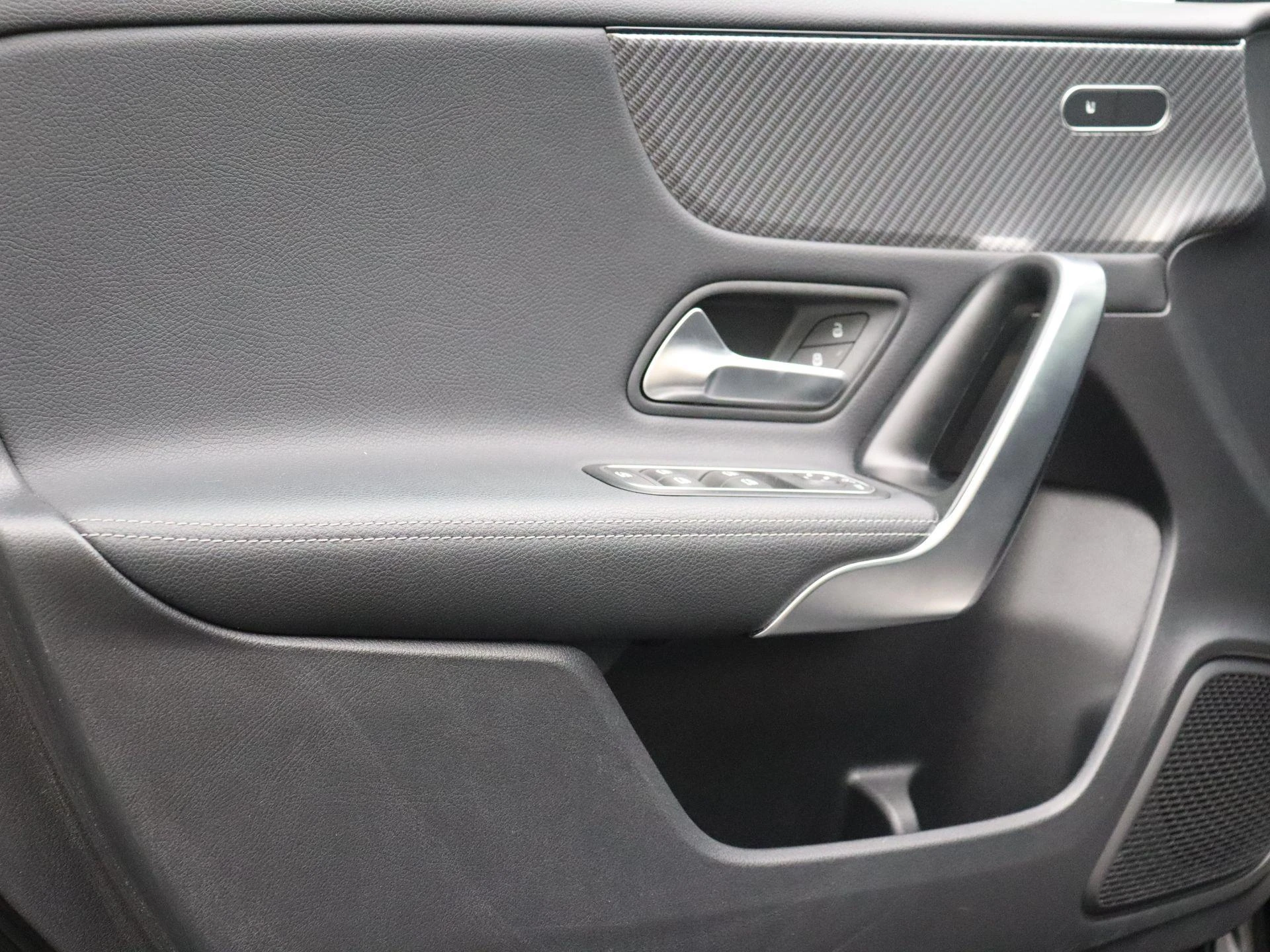 Mercedes-Benz-A-Klasse-image-7