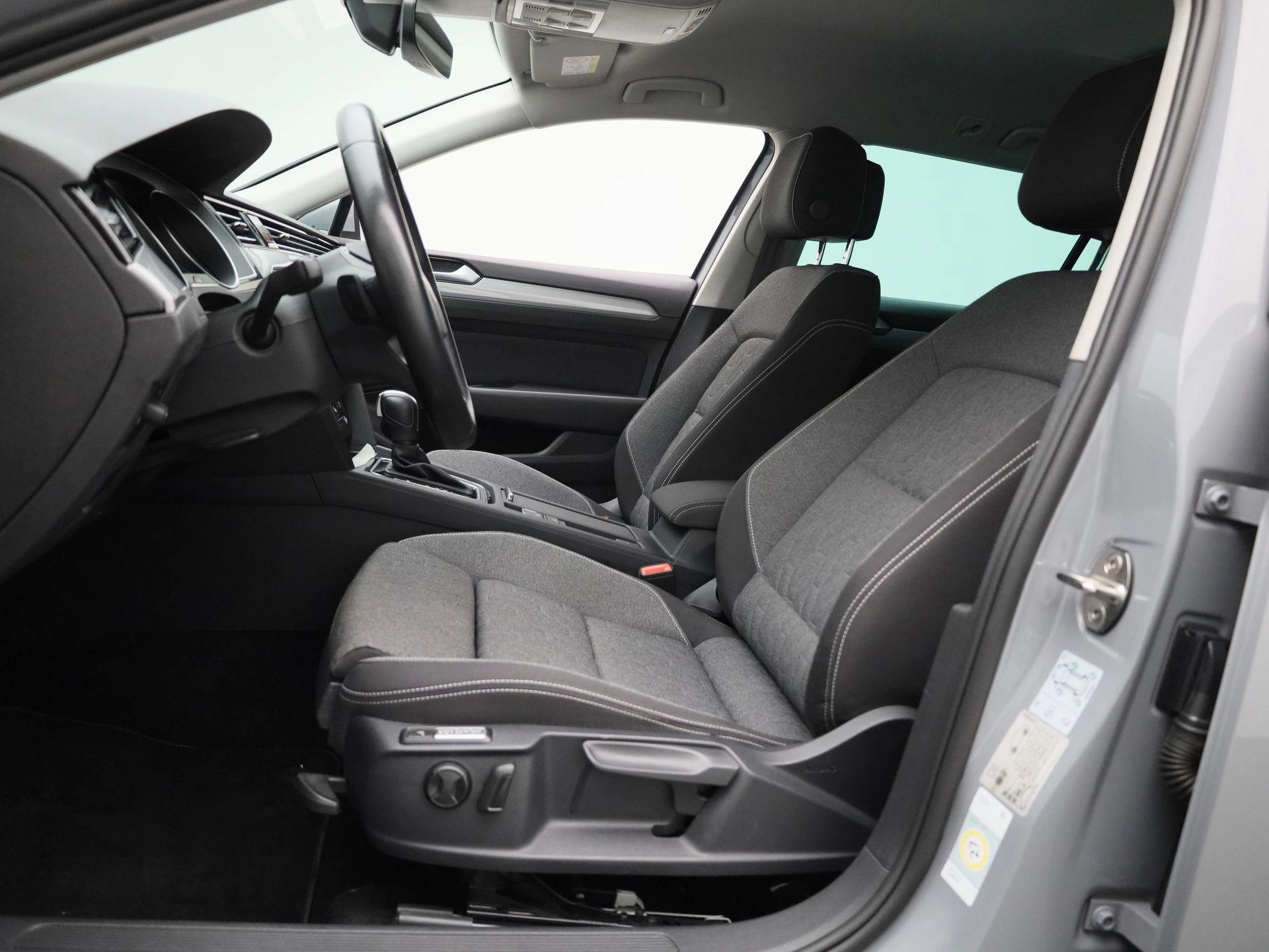 Volkswagen-Passat-image-9
