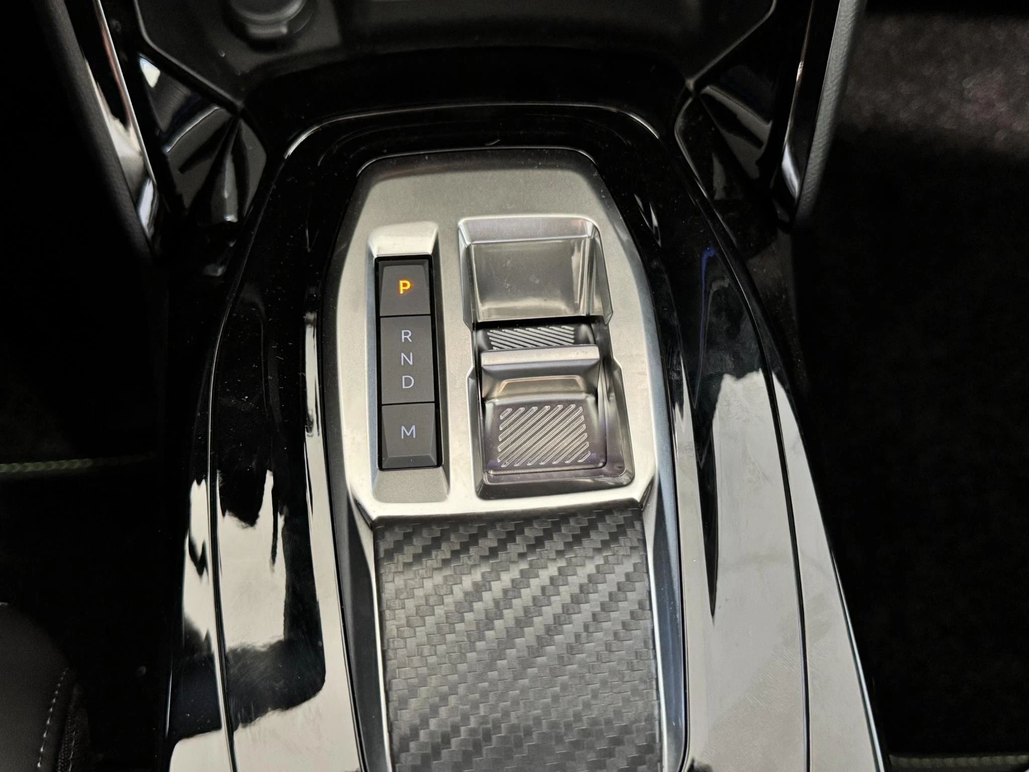 Peugeot-208-image-20