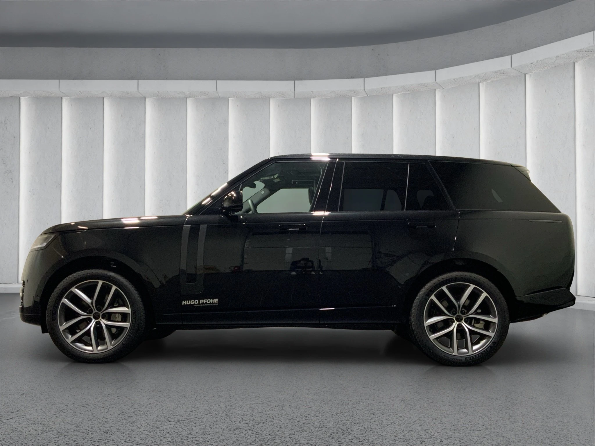 Land Rover-Range Rover-image-4