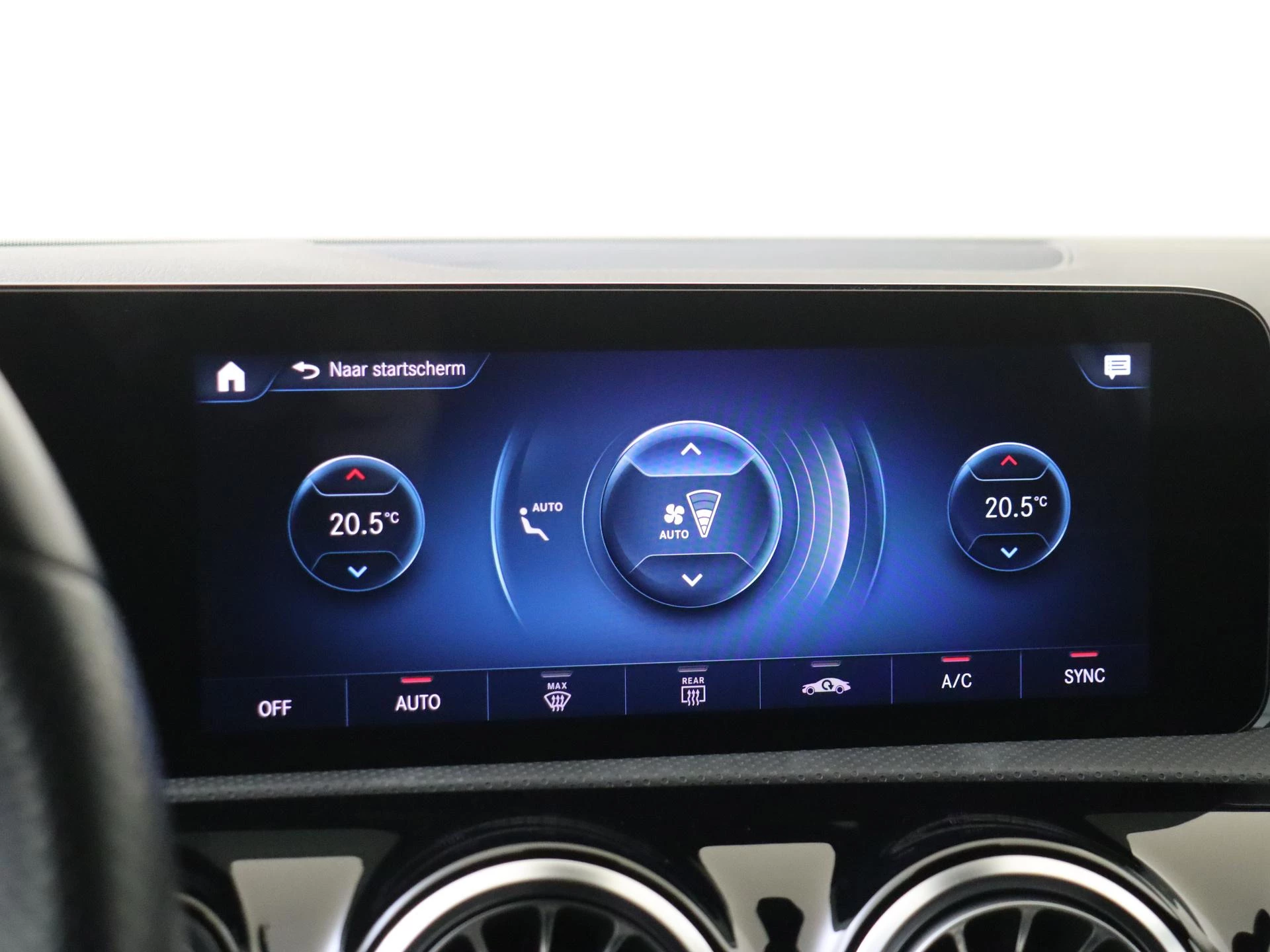 Mercedes-Benz-A-Klasse-image-19