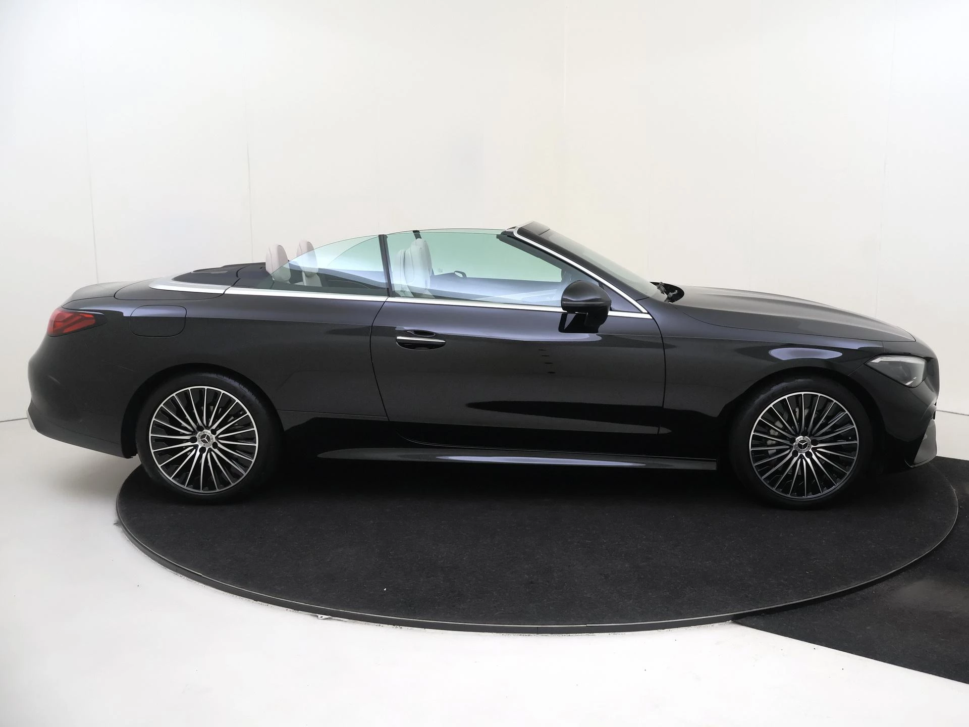 Mercedes-Benz-CLE-image-8