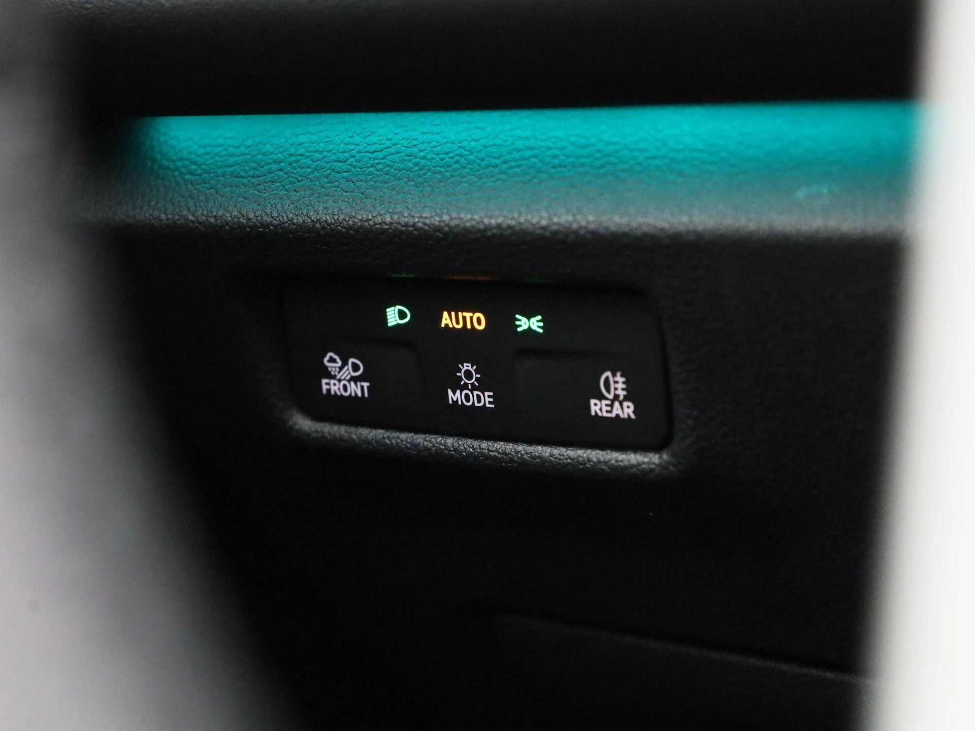 Volkswagen-Tiguan-image-34