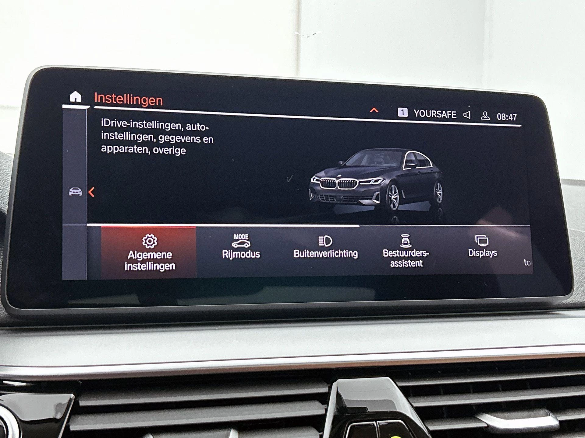 BMW-5 Serie-image-13