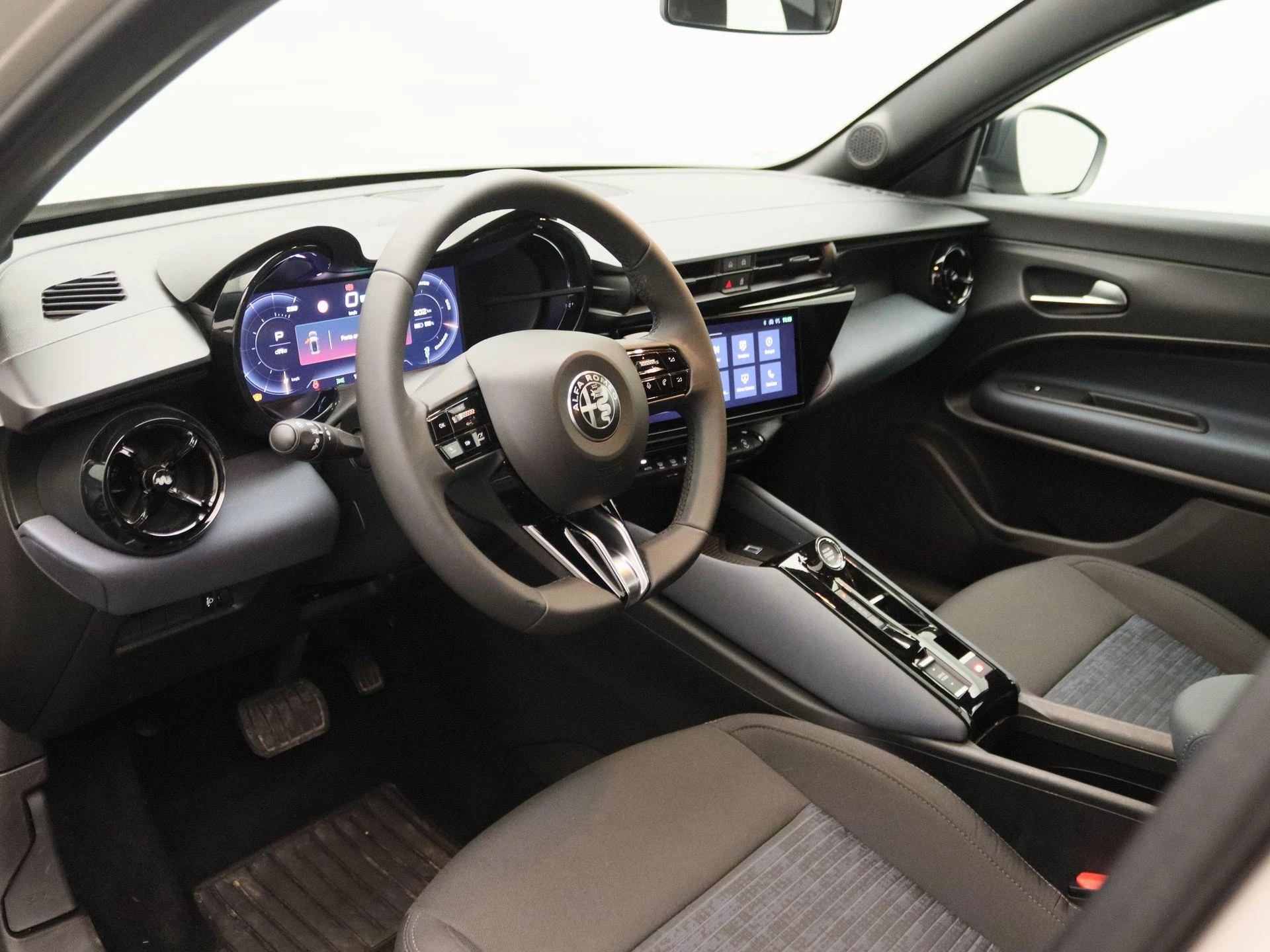 Alfa Romeo Junior Elettrica 54 kWh