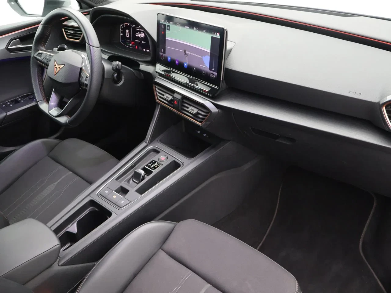 CUPRA Leon Sportstourer ST e-Hybrid (PHEV) Leon Break 1.4e-PHEV 204PK *AUTOMAAT*LEDER*SPORTZETESL*CAMERA*PDC*CRUISE*NAVI*APP-CONNECT*AIRCO*...*