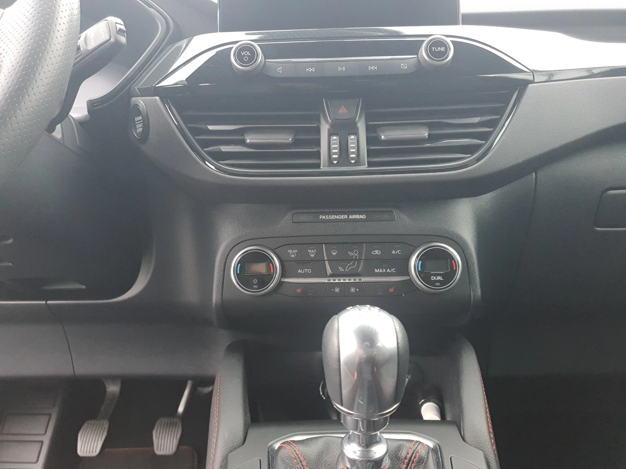 Ford Kuga ST-Line X 1.5 EB LED | Standh | RFK | SHZ | PDC | LMF | Navi | BT