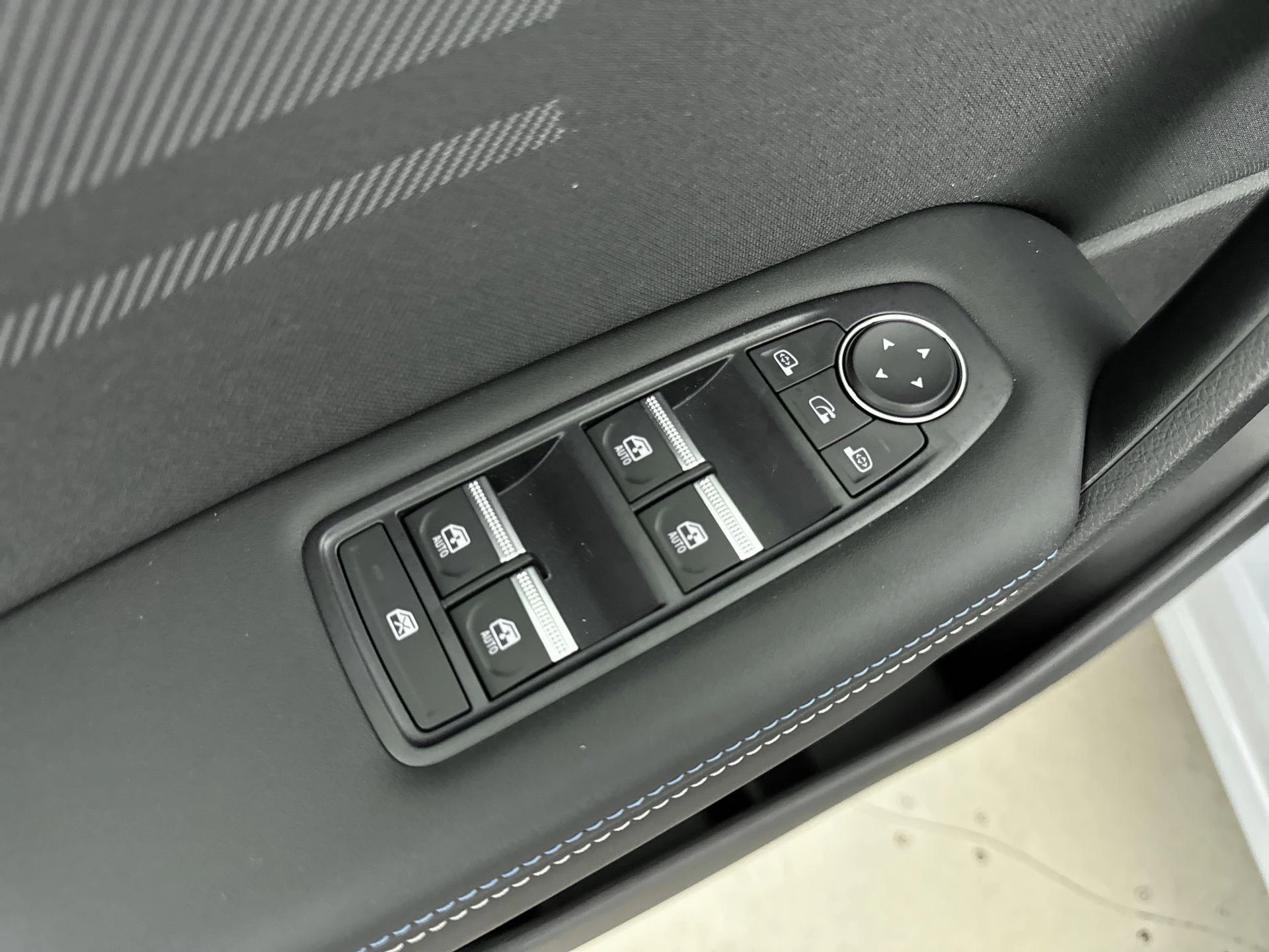 Renault-Captur-image-12