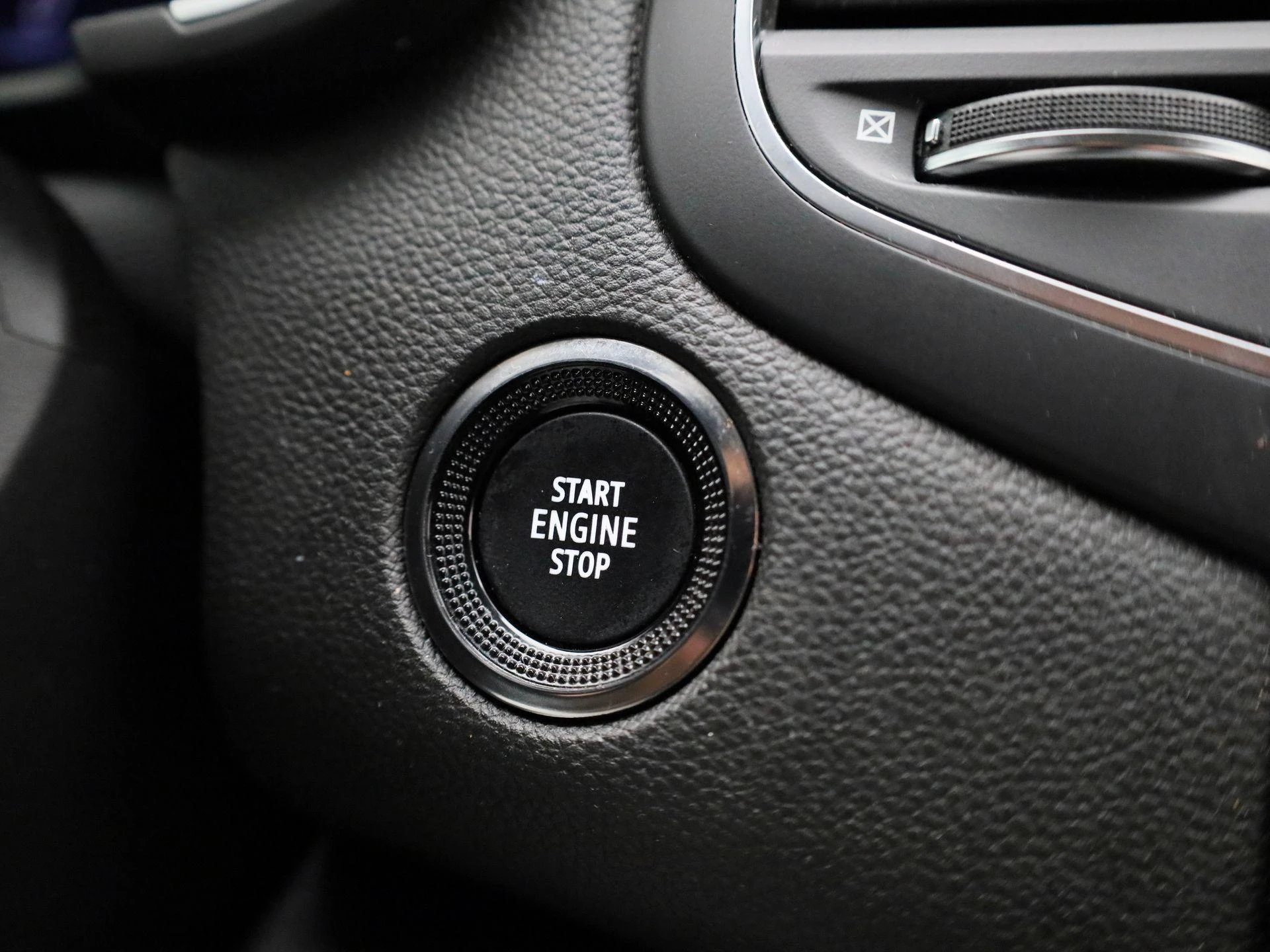 Renault-Mégane Grand Tour-image-24
