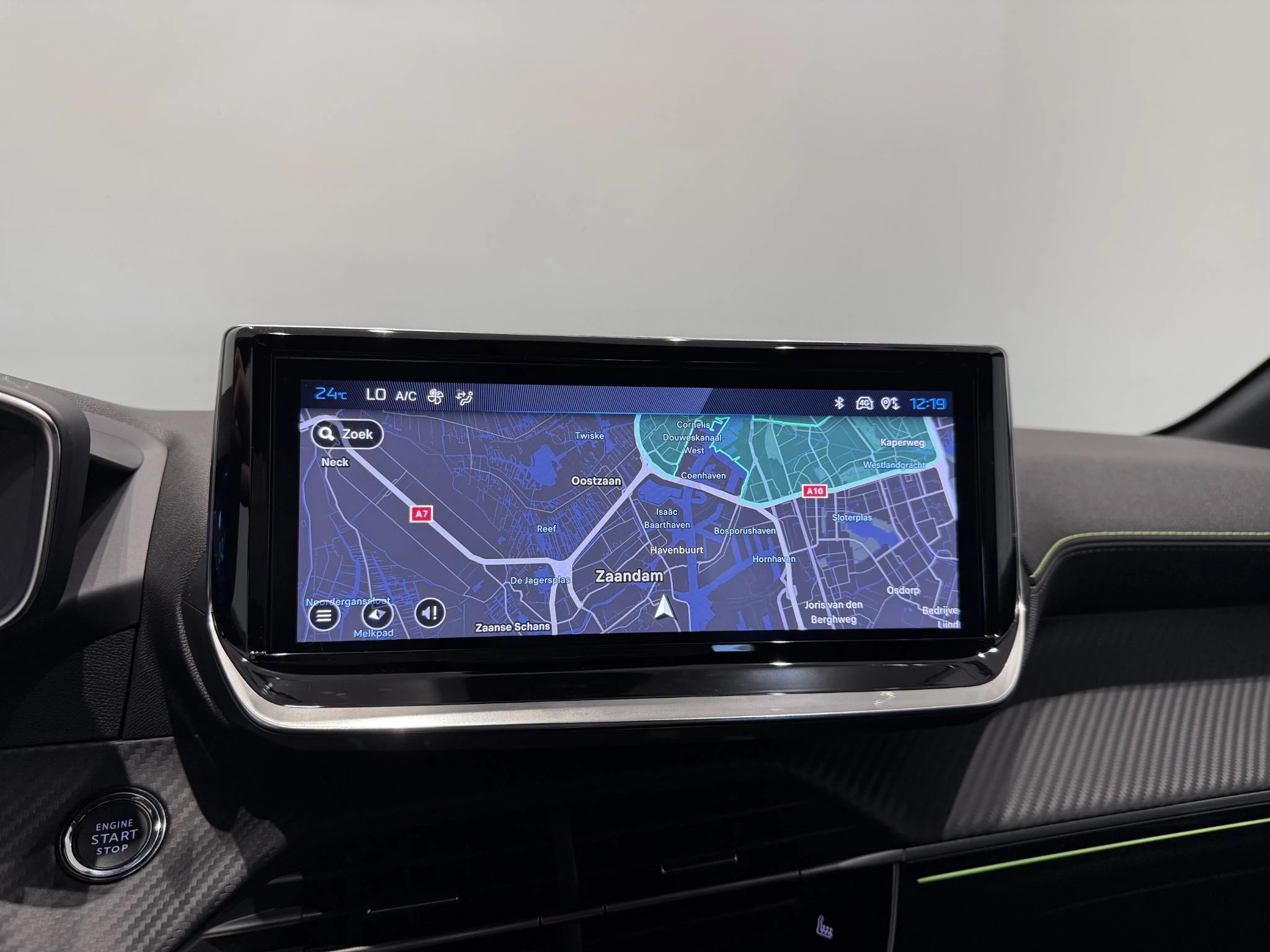 Peugeot-e-208-image-21