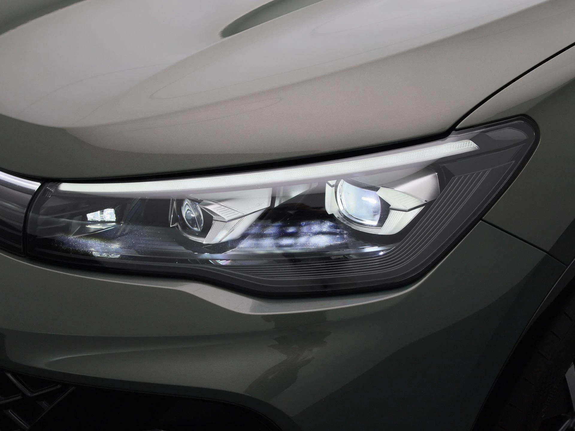 Volkswagen-Tiguan-image-13