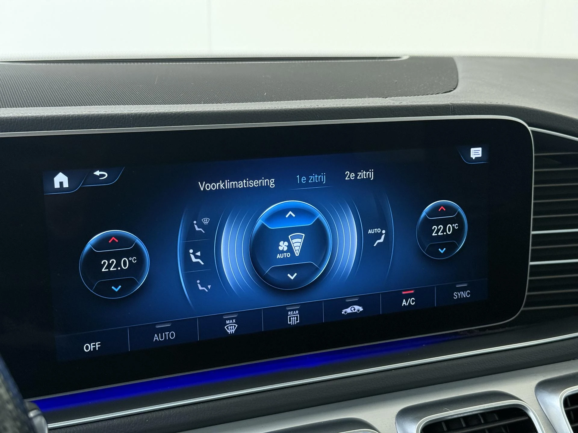 Mercedes-Benz-GLE-image-17