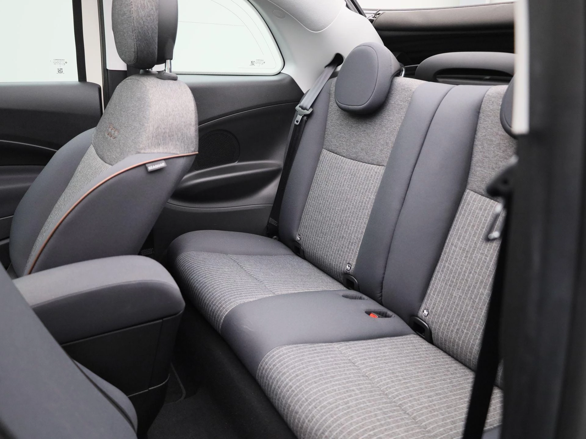 Fiat-500C-image-10
