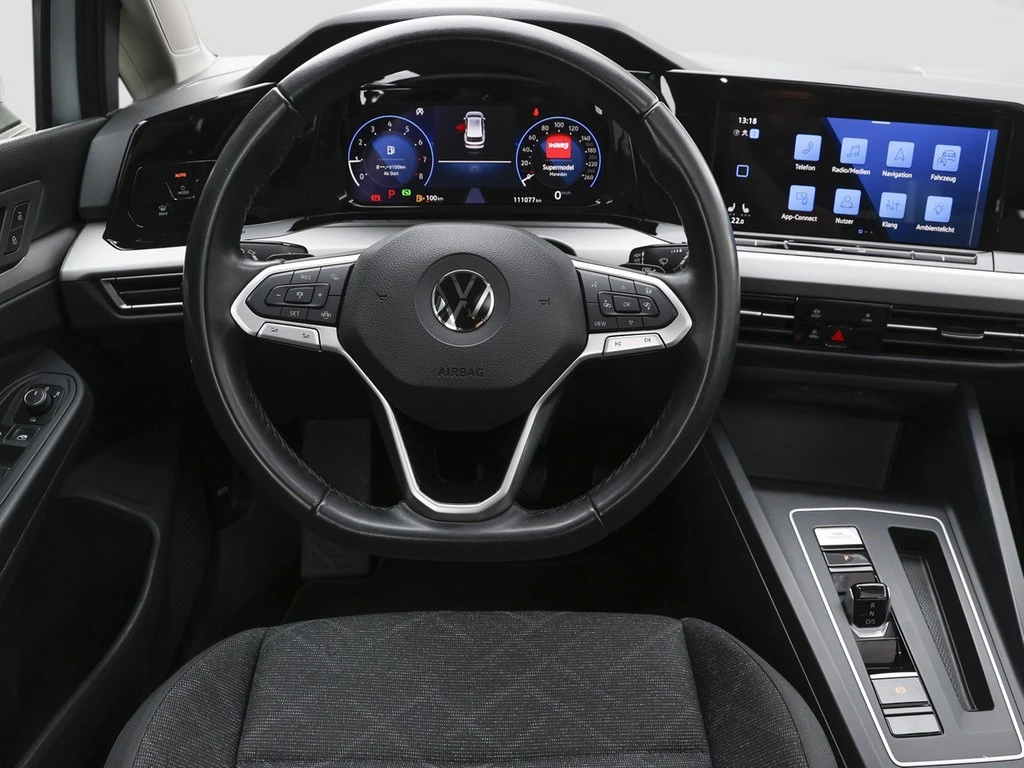 Volkswagen-Golf-image-12