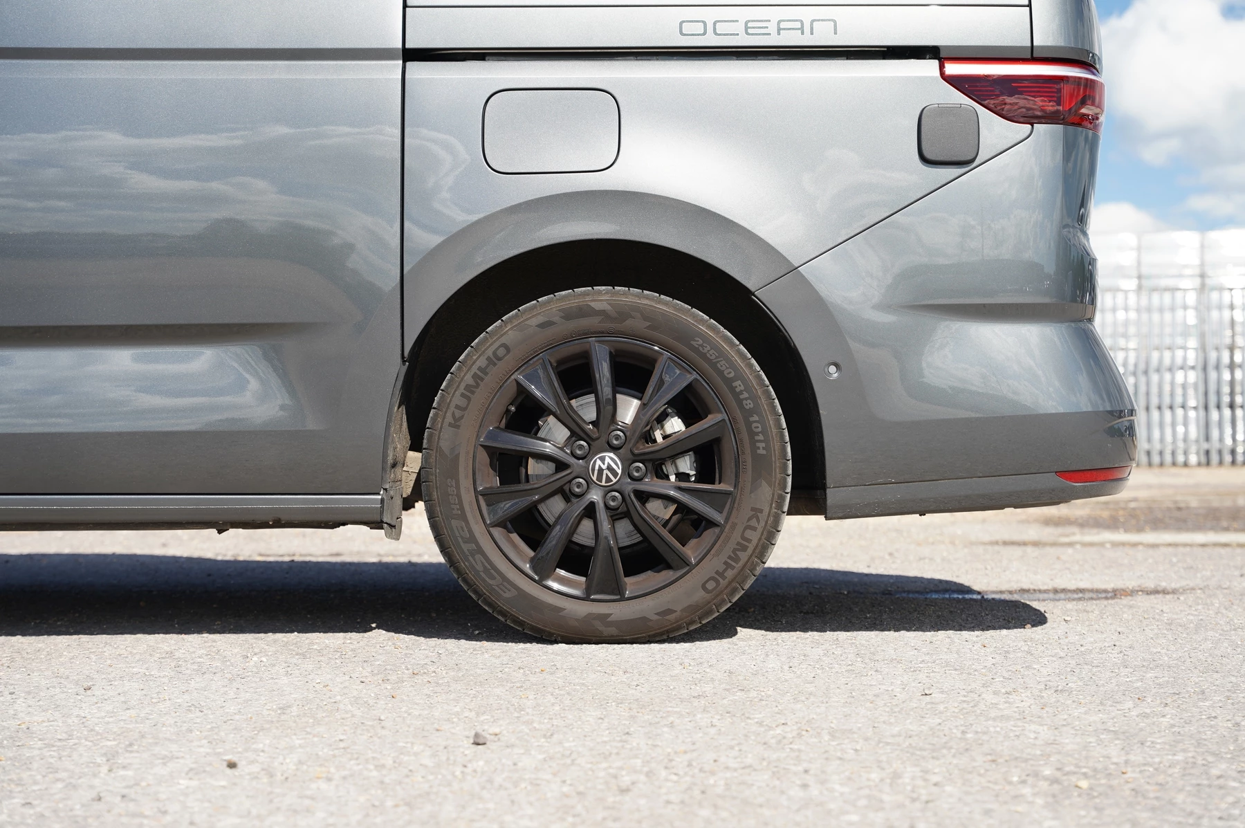 Volkswagen-California-image-15