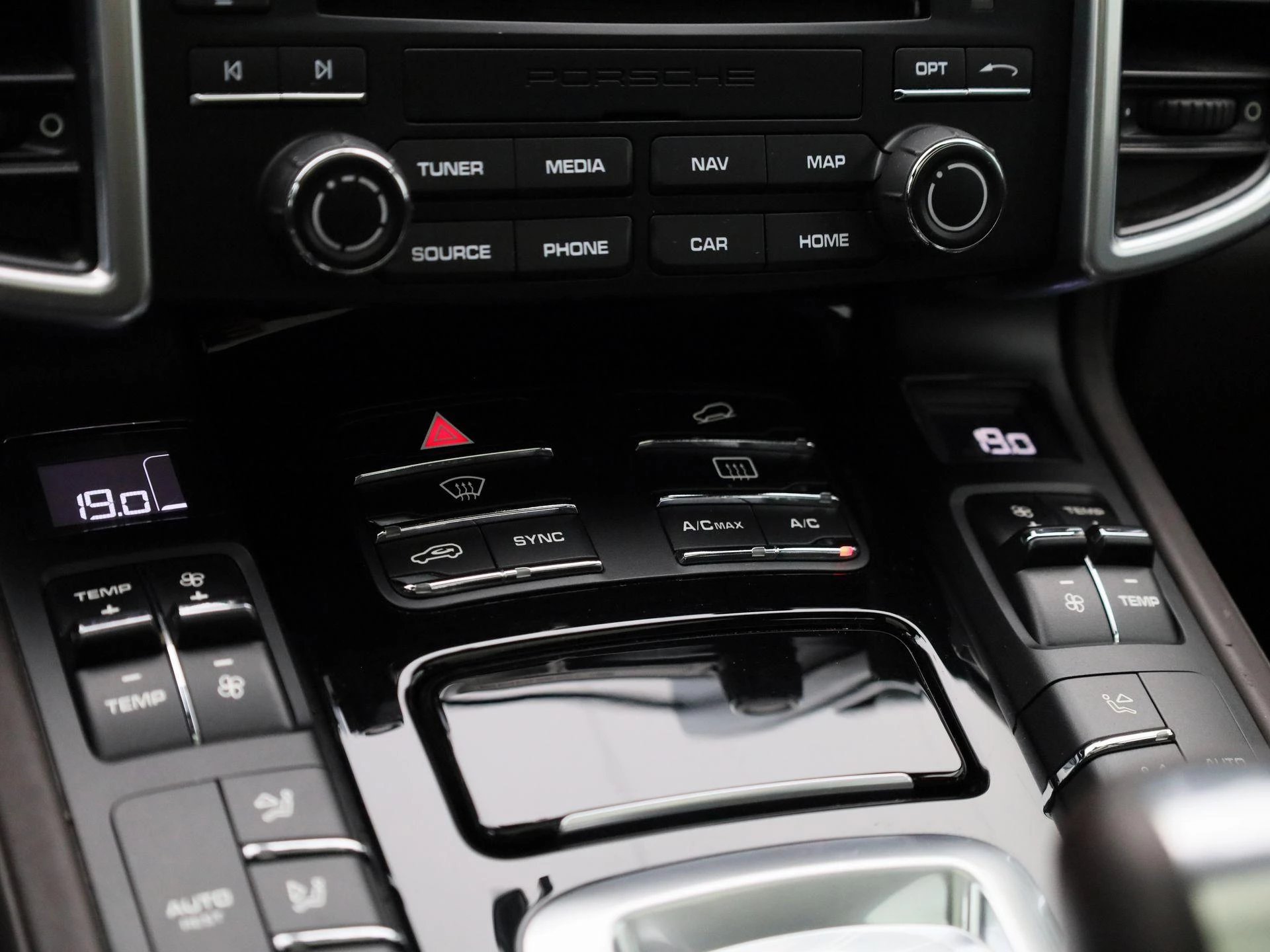 Porsche-Cayenne-image-22