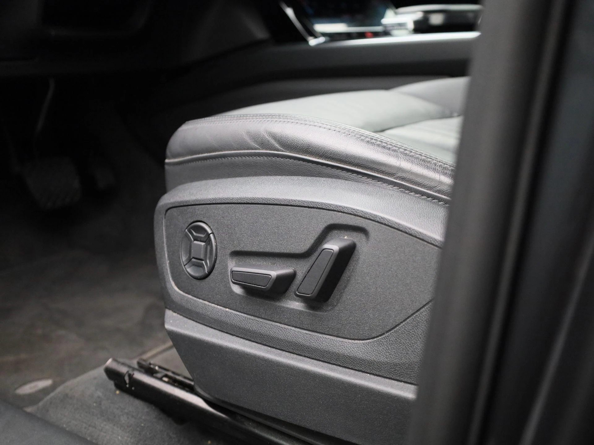 Audi-e-tron-image-36