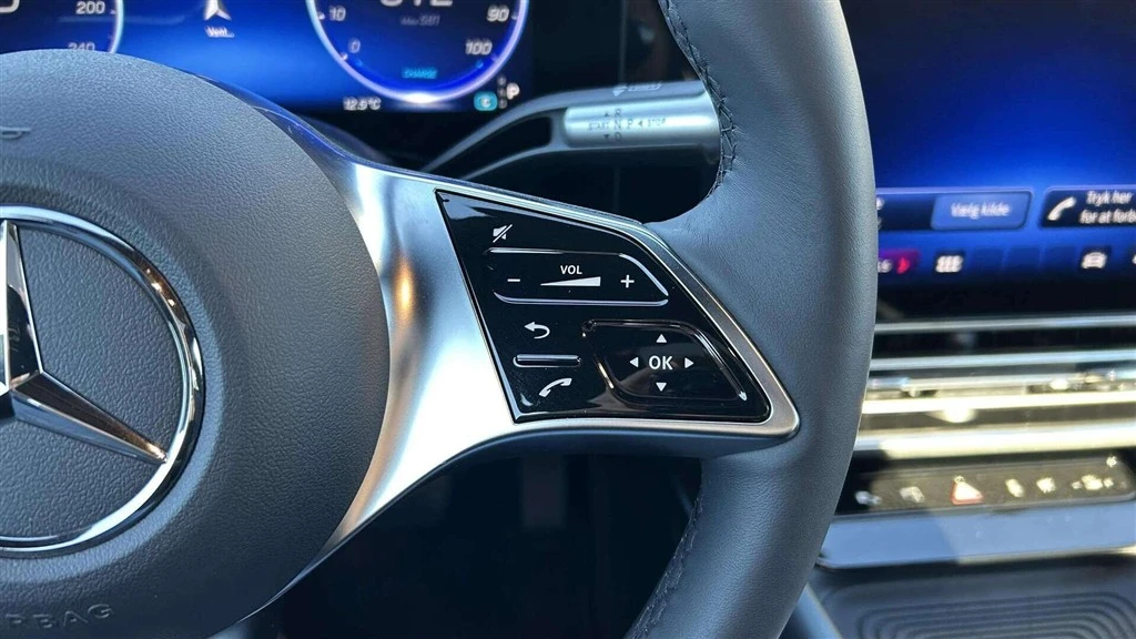 Mercedes-Benz-CLA-image-12