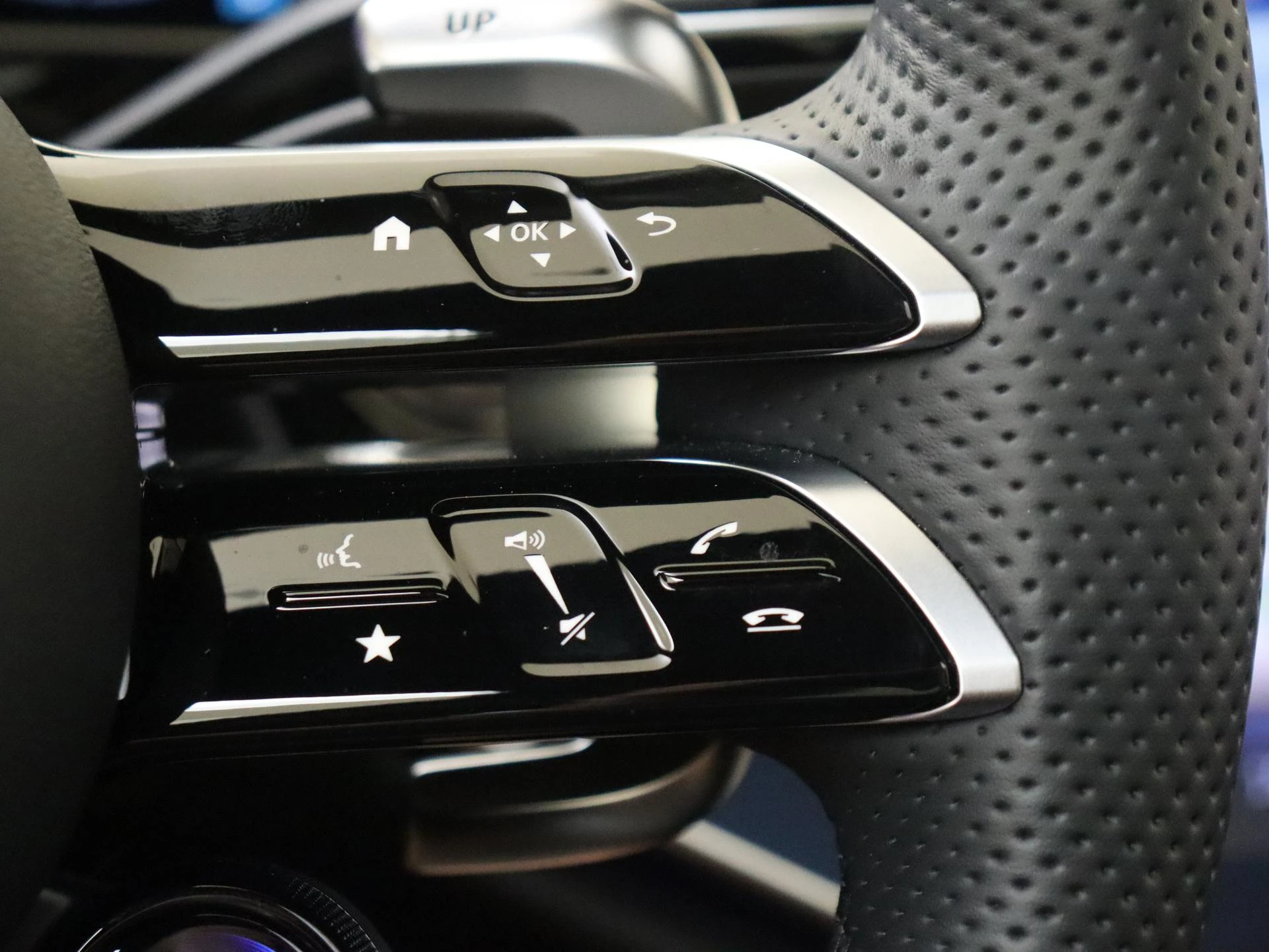 Mercedes-Benz-E-Klasse-image-20