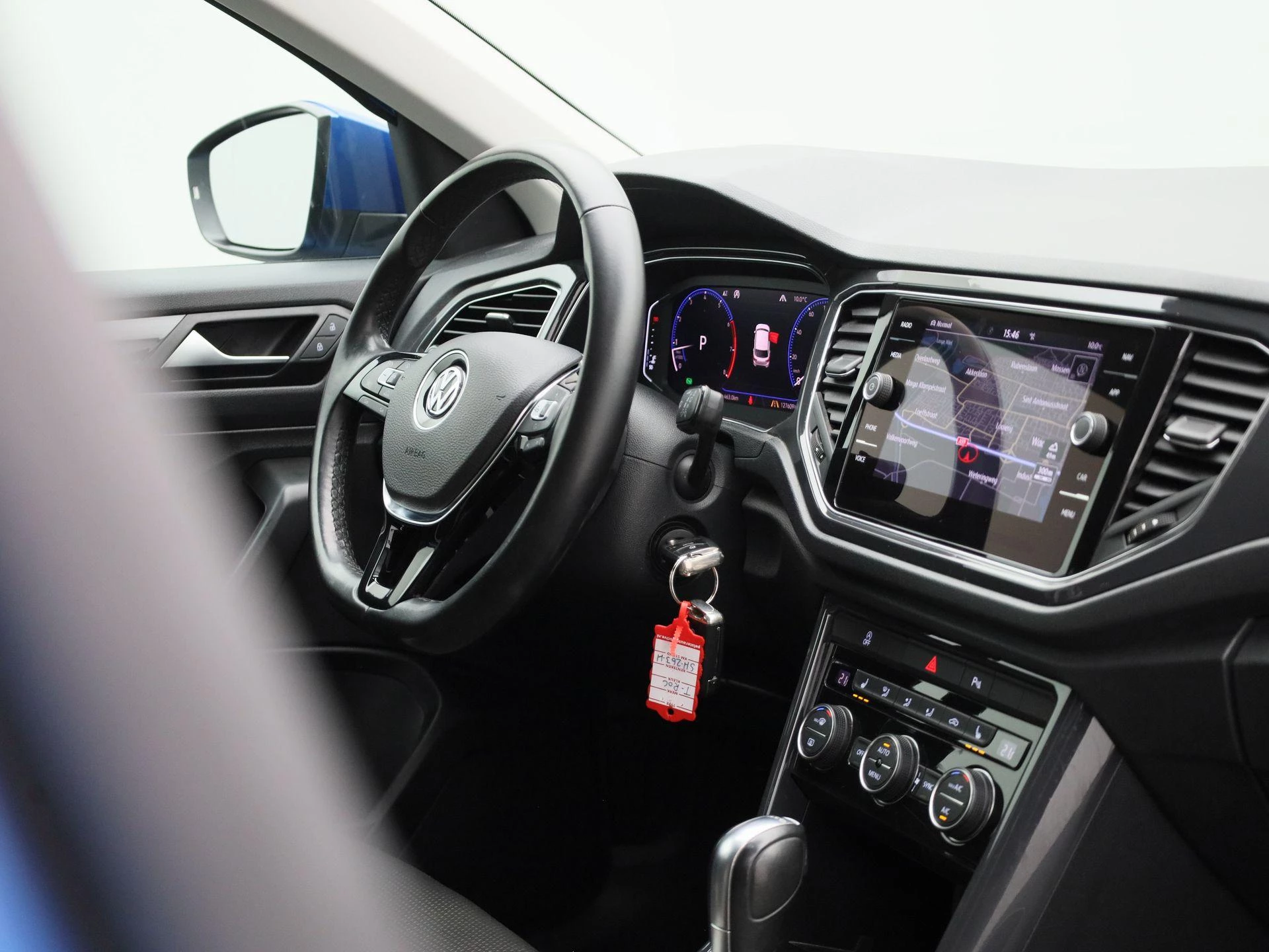 Volkswagen-T-Roc-image-6