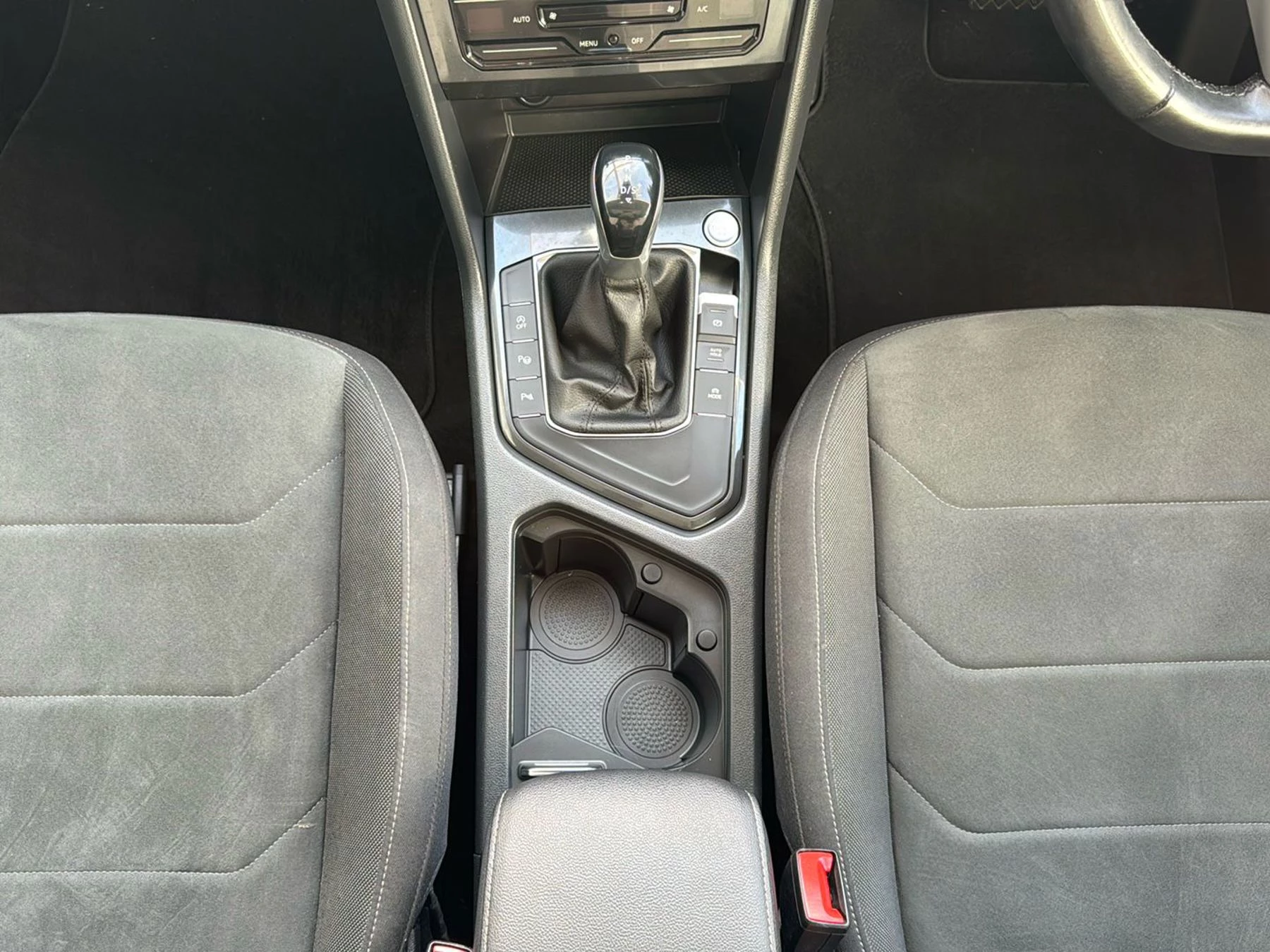 Volkswagen-Tiguan-image-11