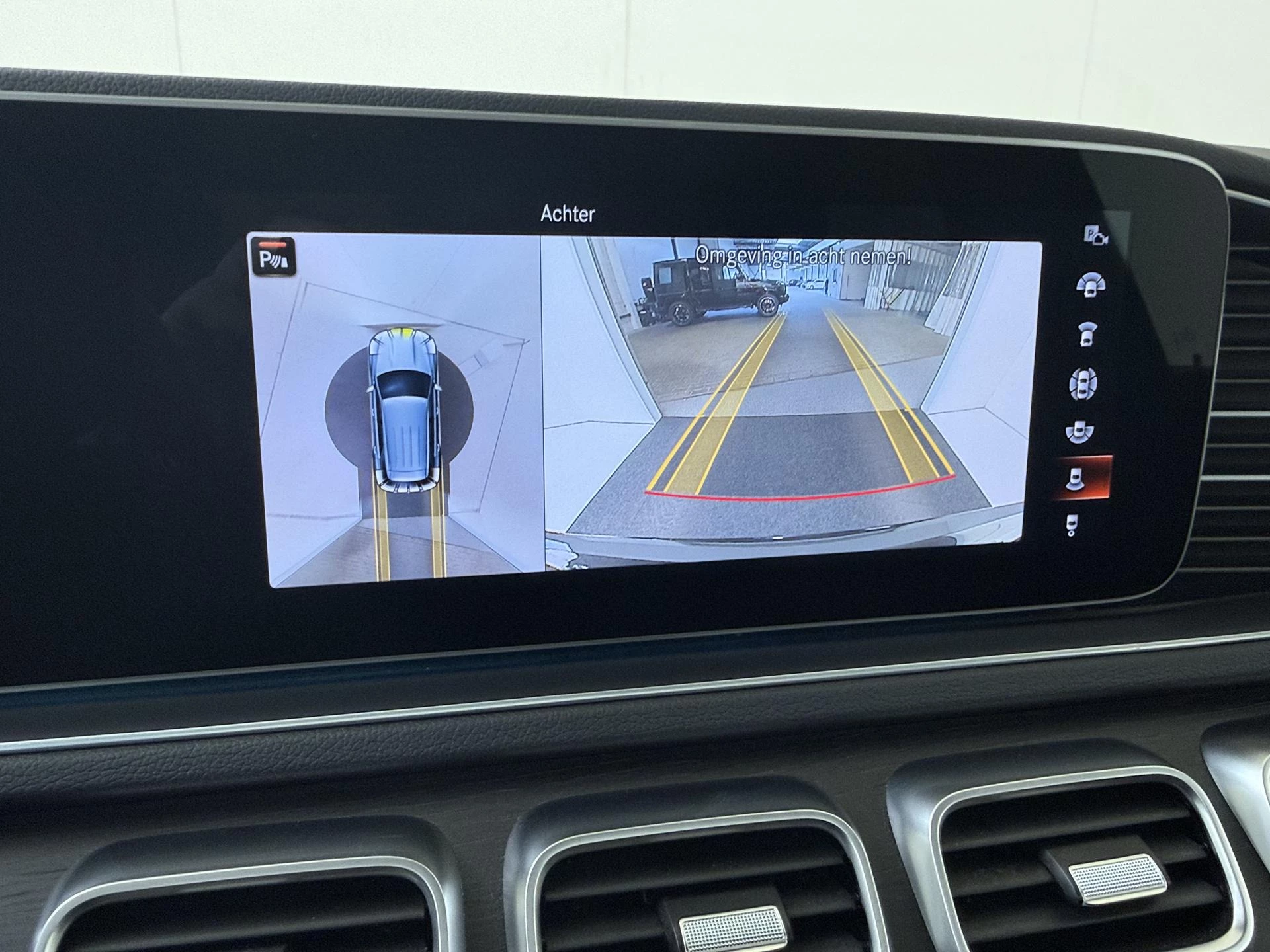 Mercedes-Benz-GLE-image-18