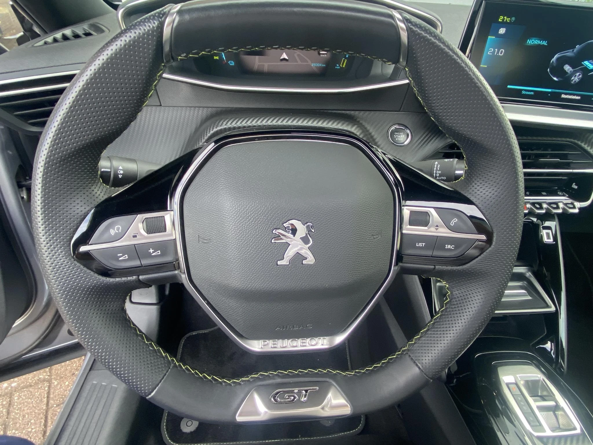 Peugeot-e-2008-image-17