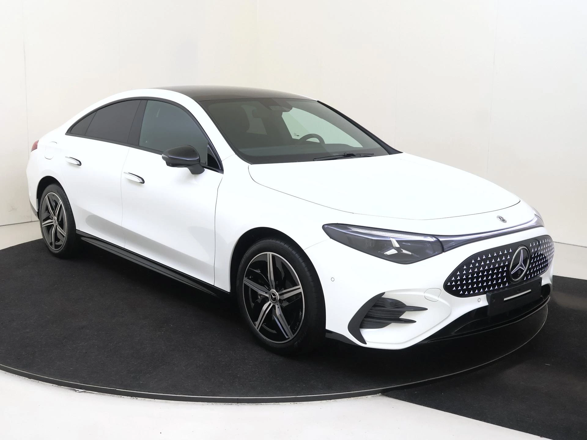 Mercedes-Benz-CLA-image-1
