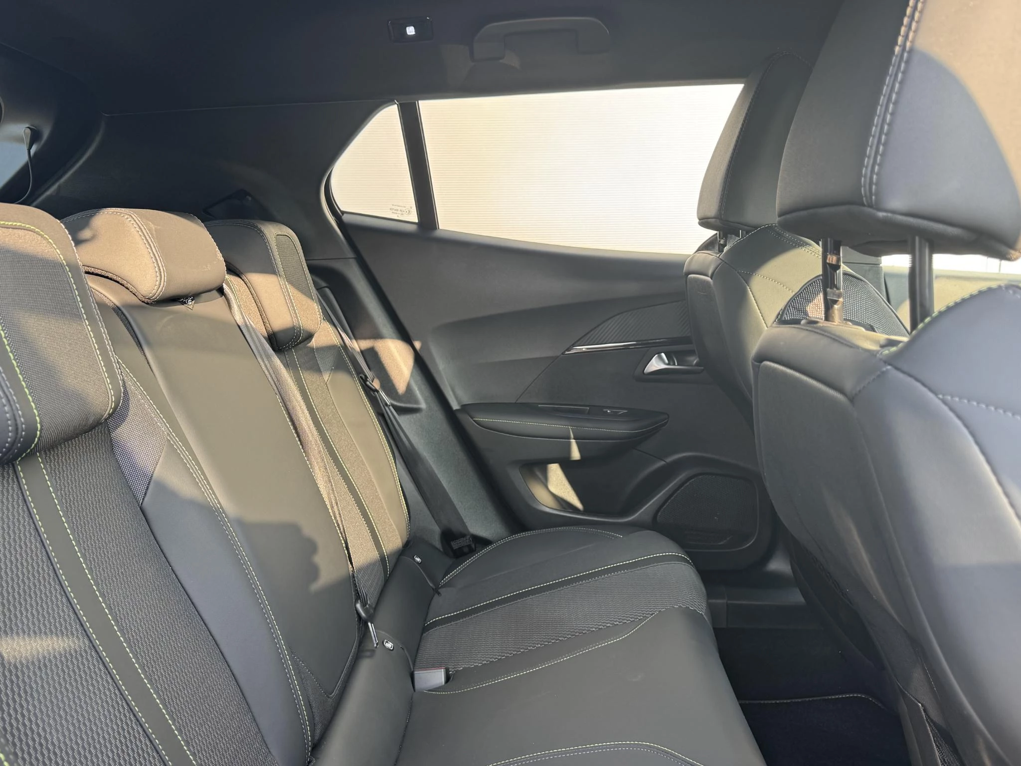 Peugeot-e-2008-image-24