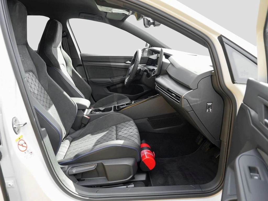 Volkswagen-Golf-image-6