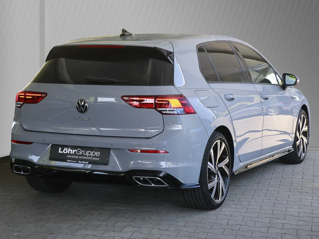 Volkswagen Golf VIII 1,5 eTSI R-Line DSG,LED,ACC,Kamera,ALU 18" Navi,Apple Car Play,Lenkrad/Sitzheizung