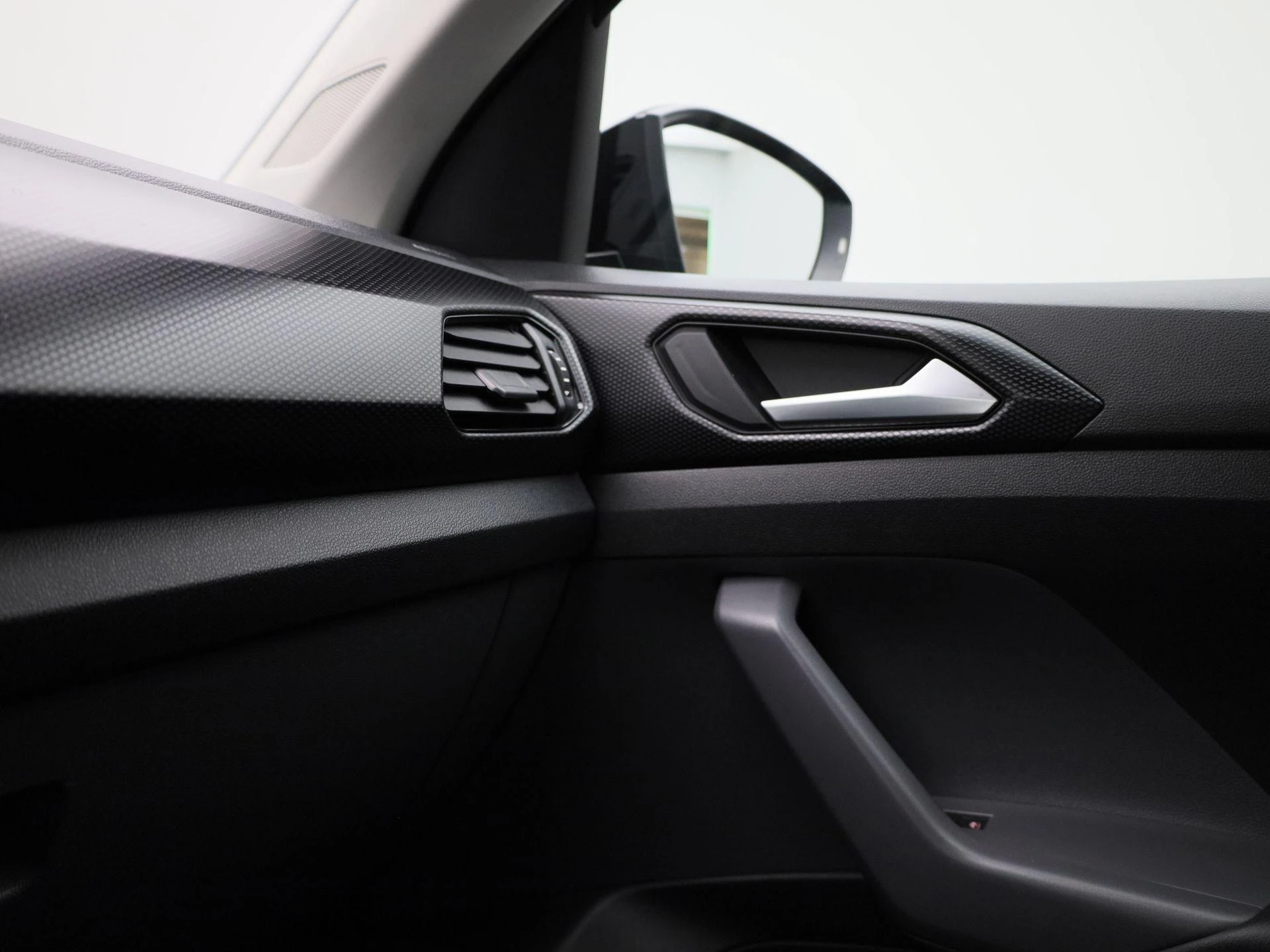 Volkswagen-T-Cross-image-24