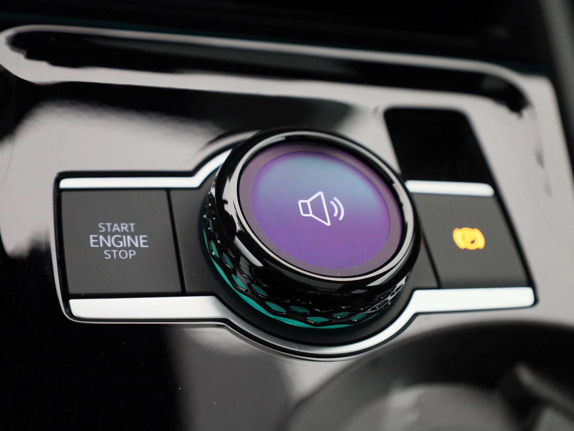 Volkswagen-Tiguan-image-22