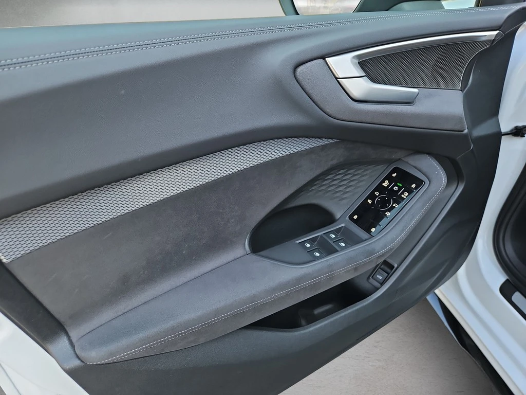 Audi-S5-image-5