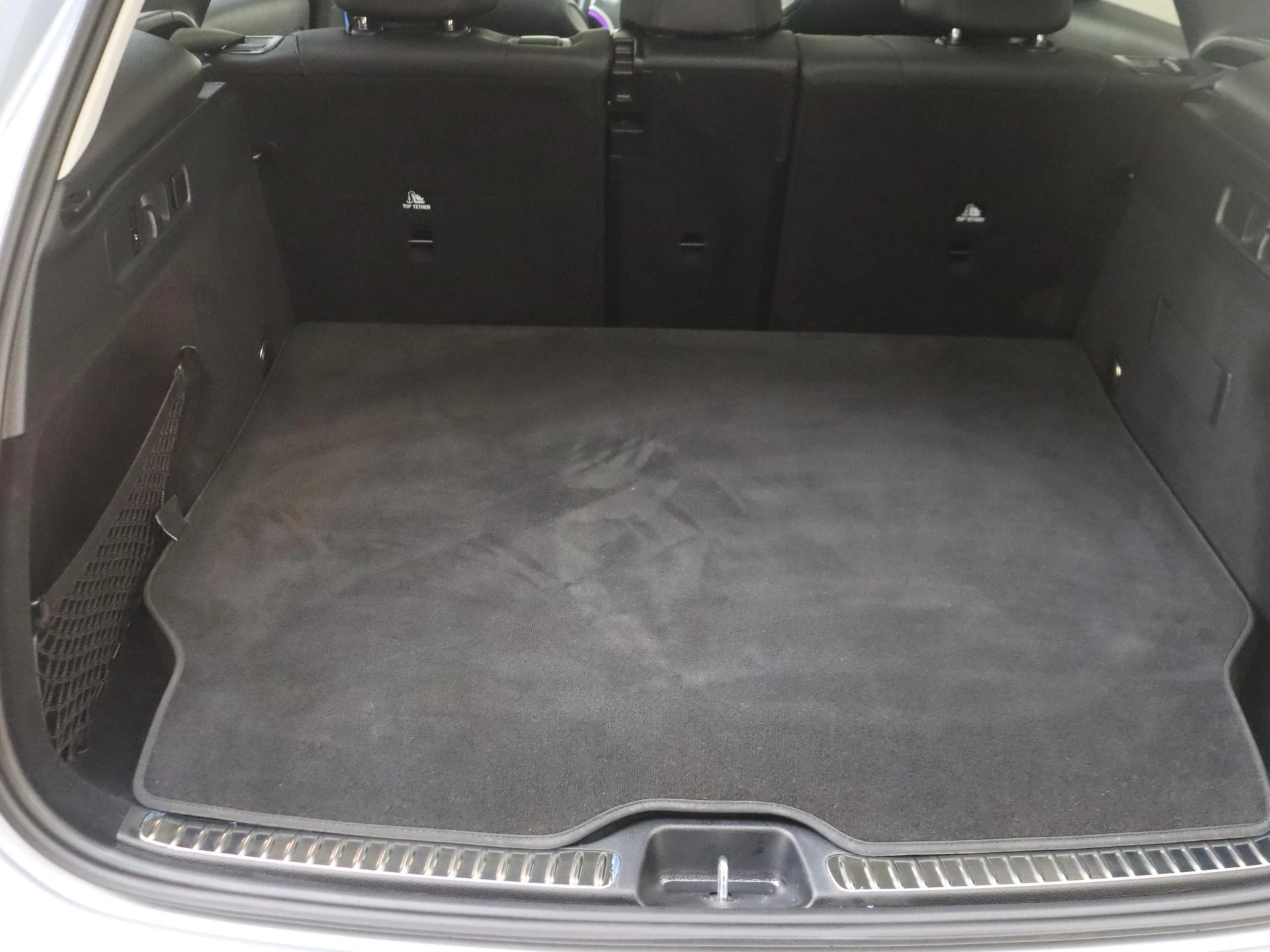 Mercedes-Benz-GLC-image-27