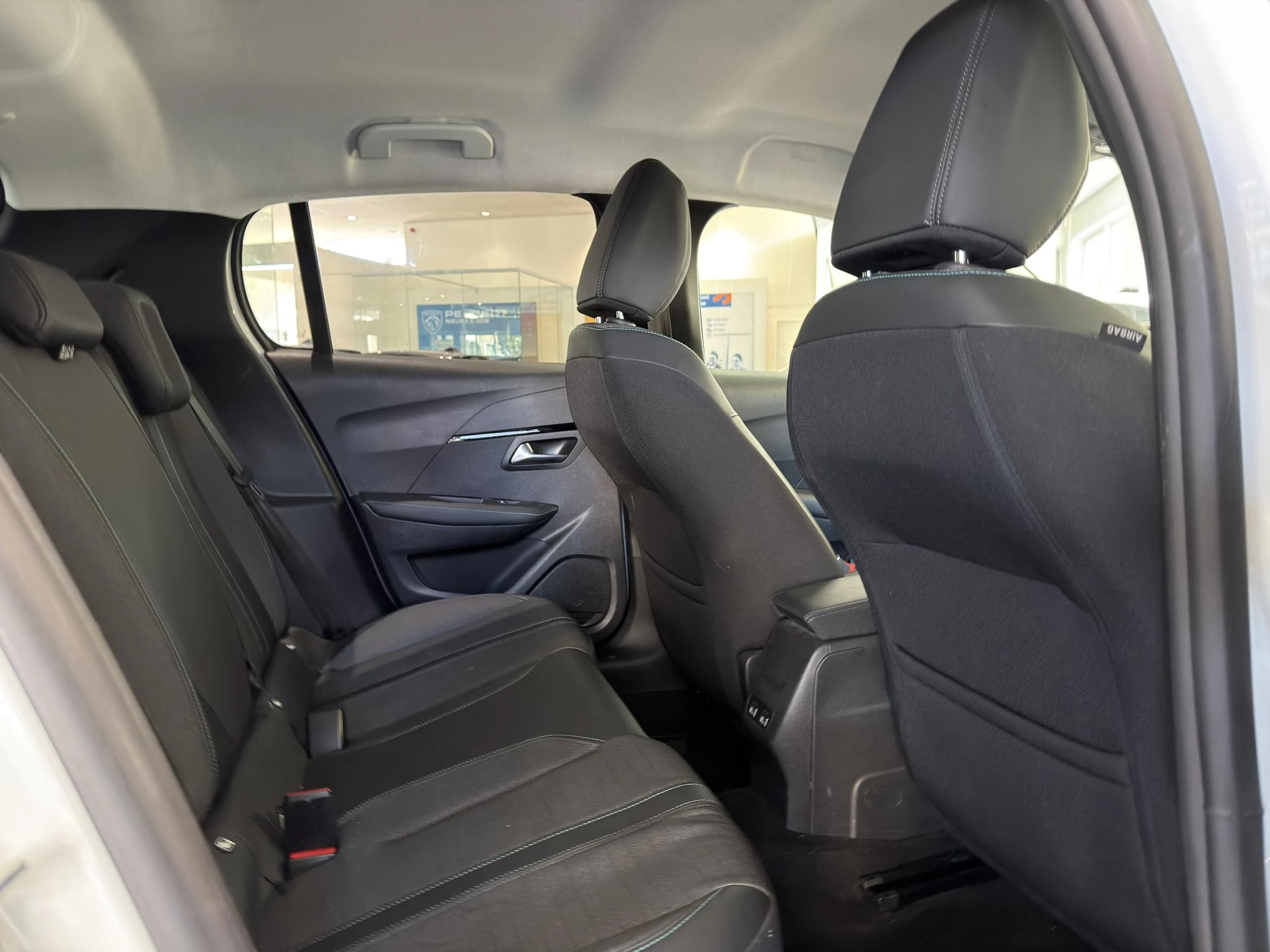 Peugeot-208-image-8