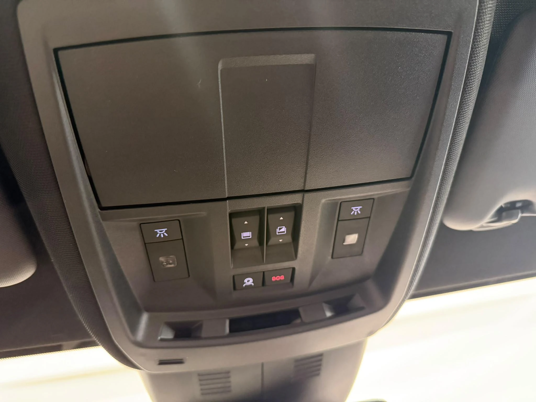 Peugeot-e-5008-image-16