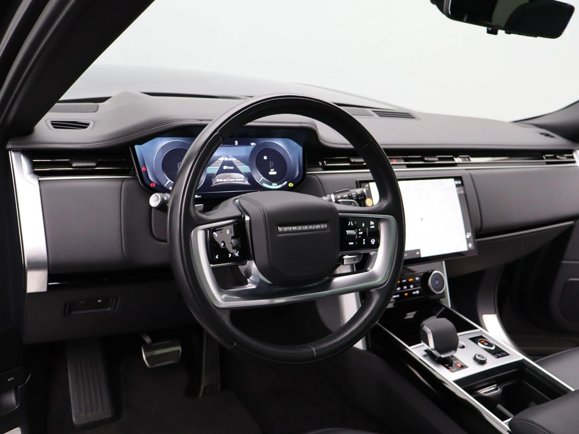 Land Rover-Range Rover-image-31