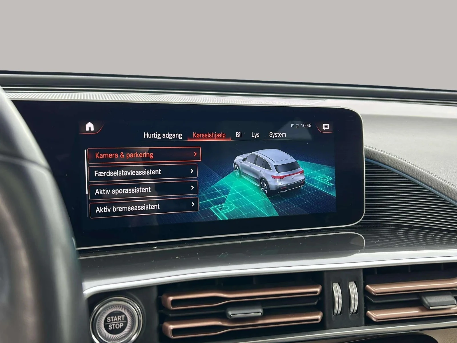 Mercedes-Benz-EQC-image-20