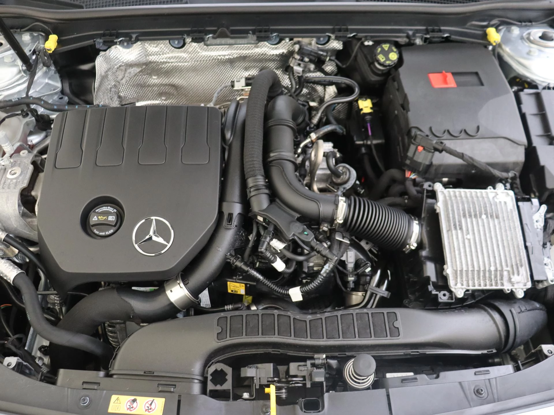 Mercedes-Benz-CLA-image-4