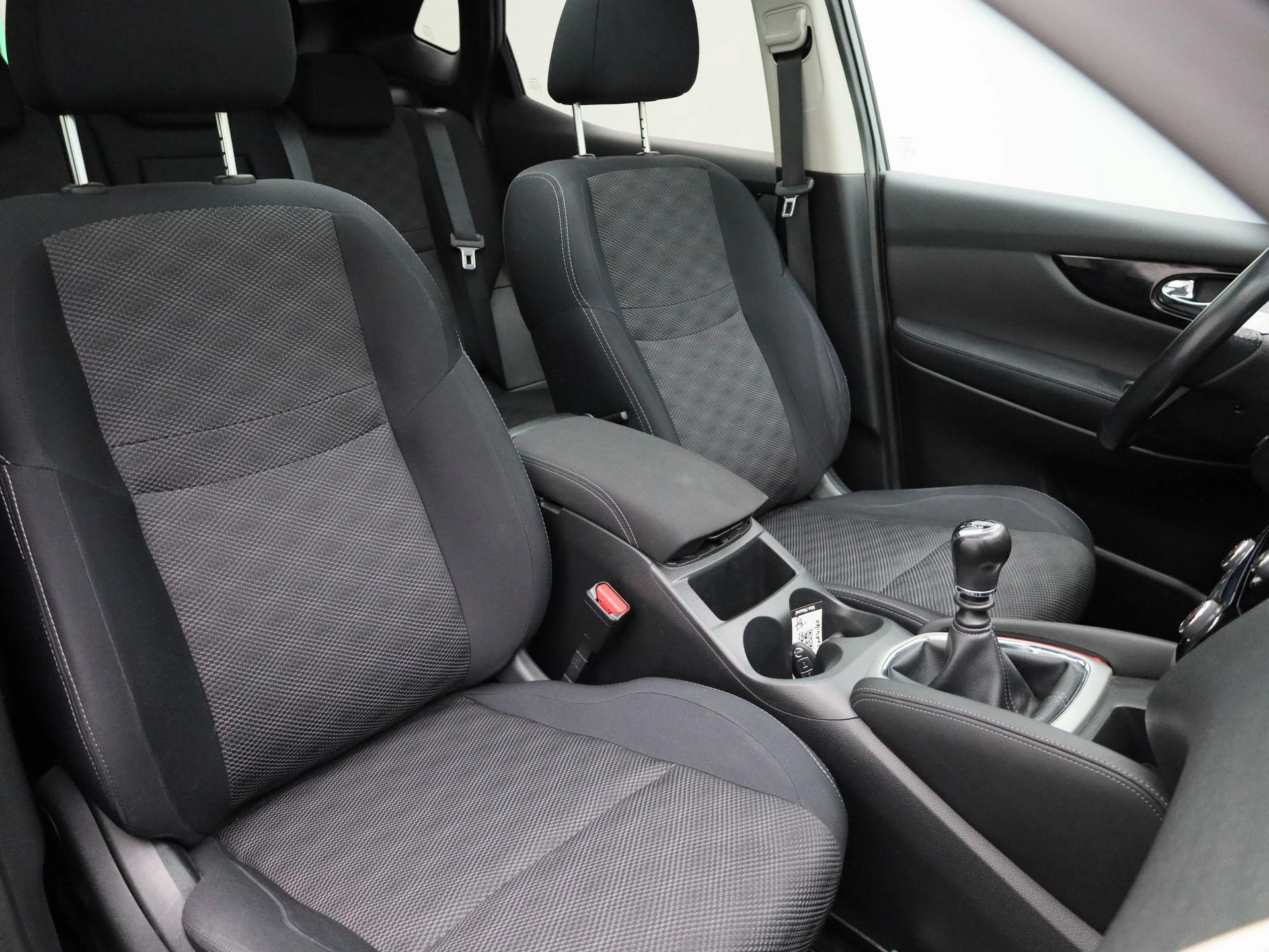 Nissan-QASHQAI-image-35